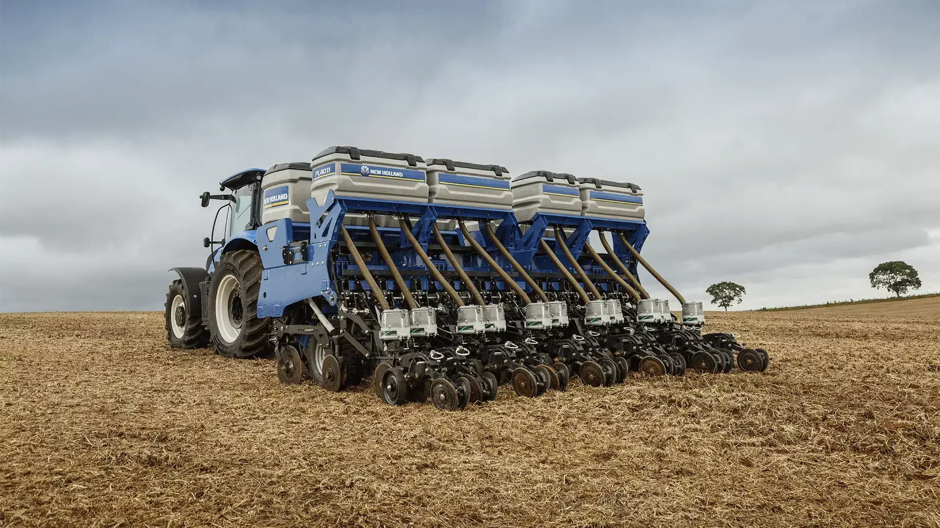 PL4000 New Holland no campo