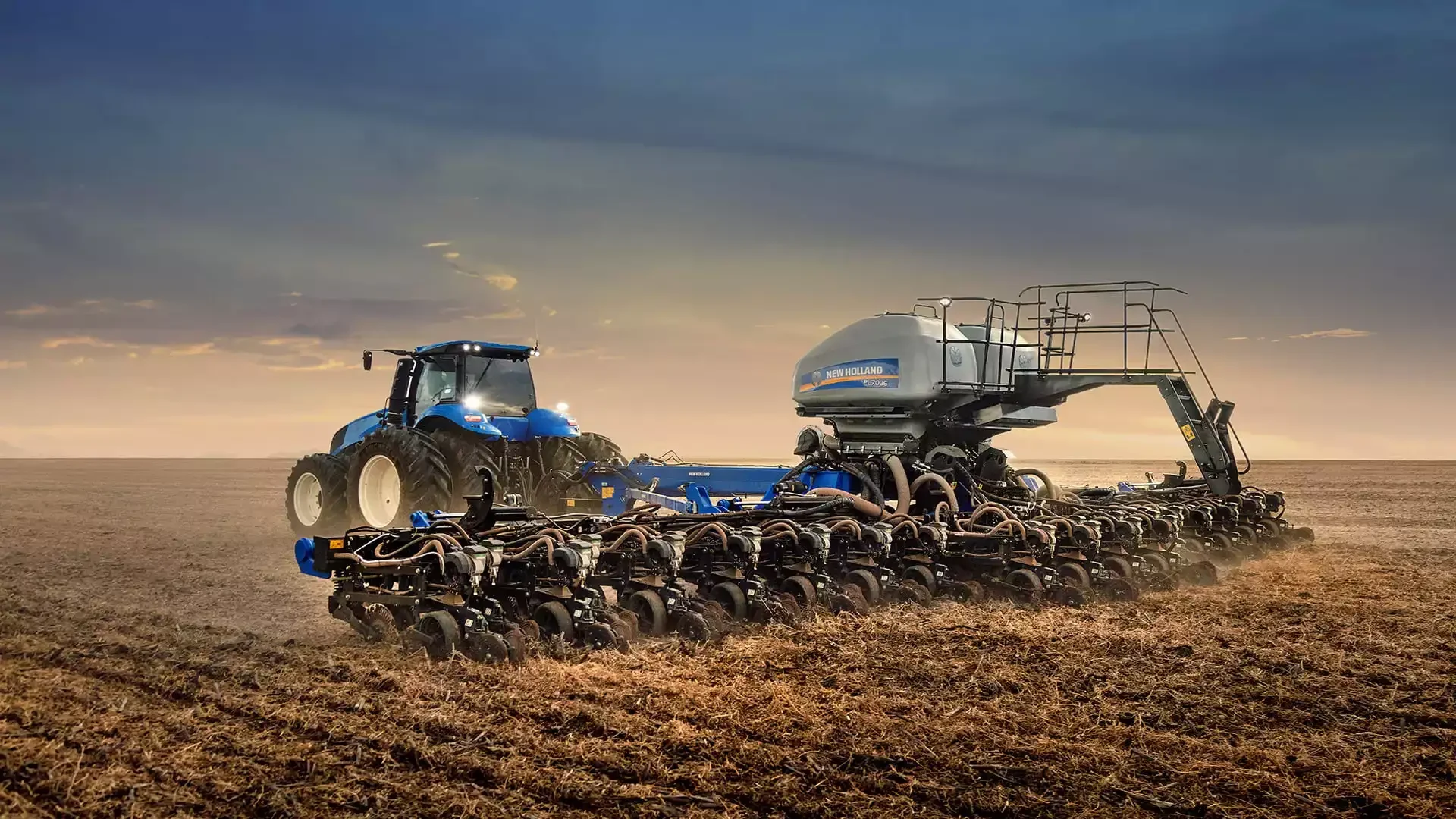 PL7000 New Holland no campo