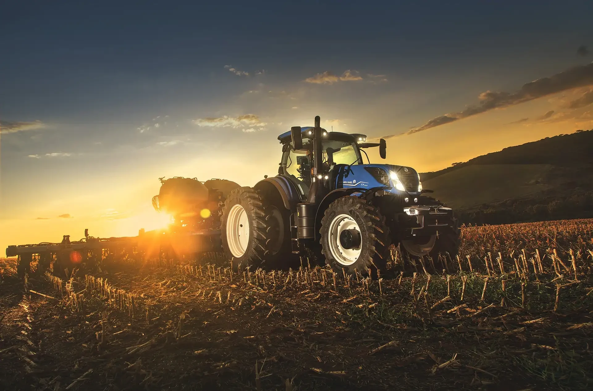 T7.300 Auto Command New Holland no campo