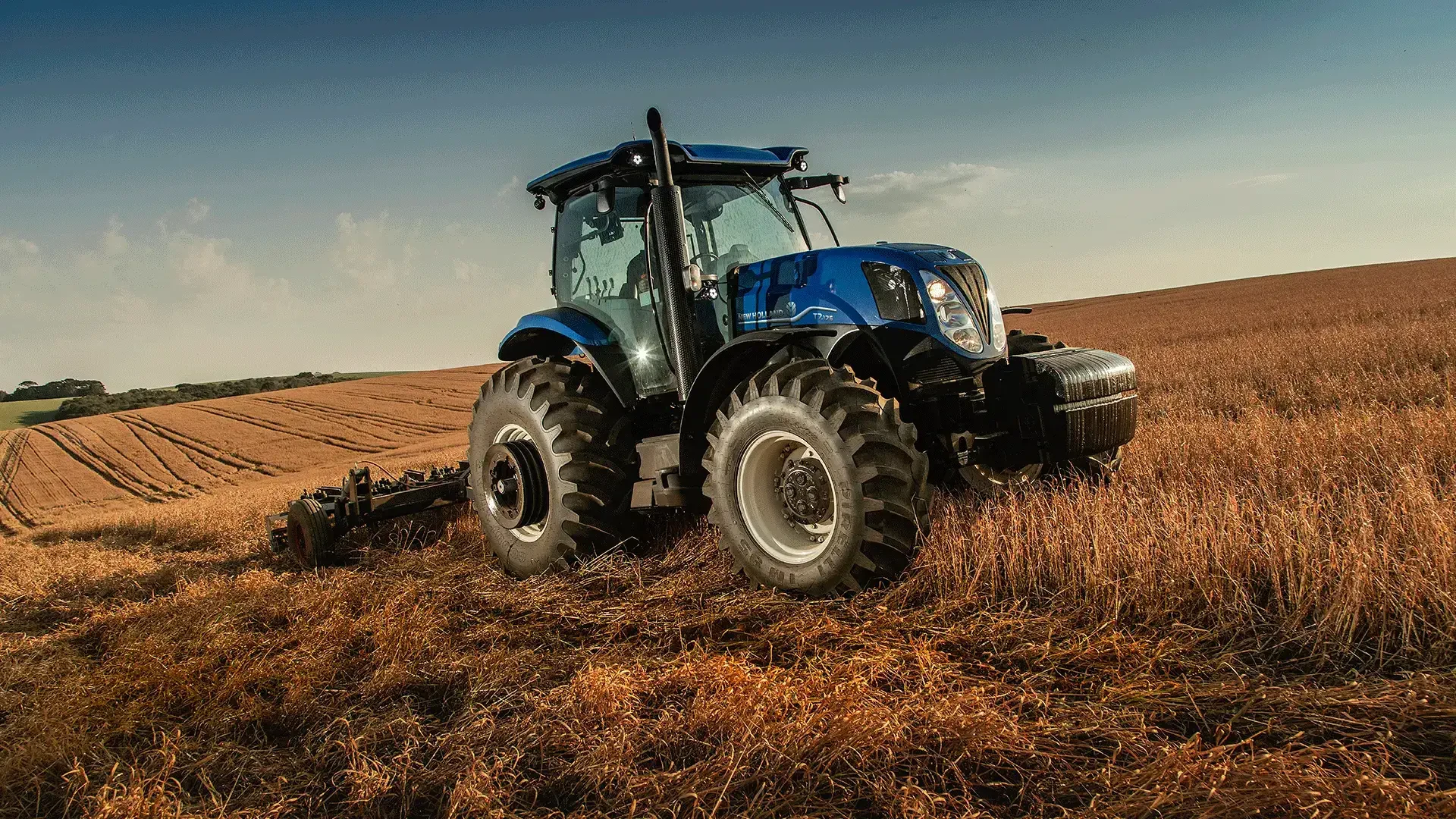 T7 SWB New Holland no campo