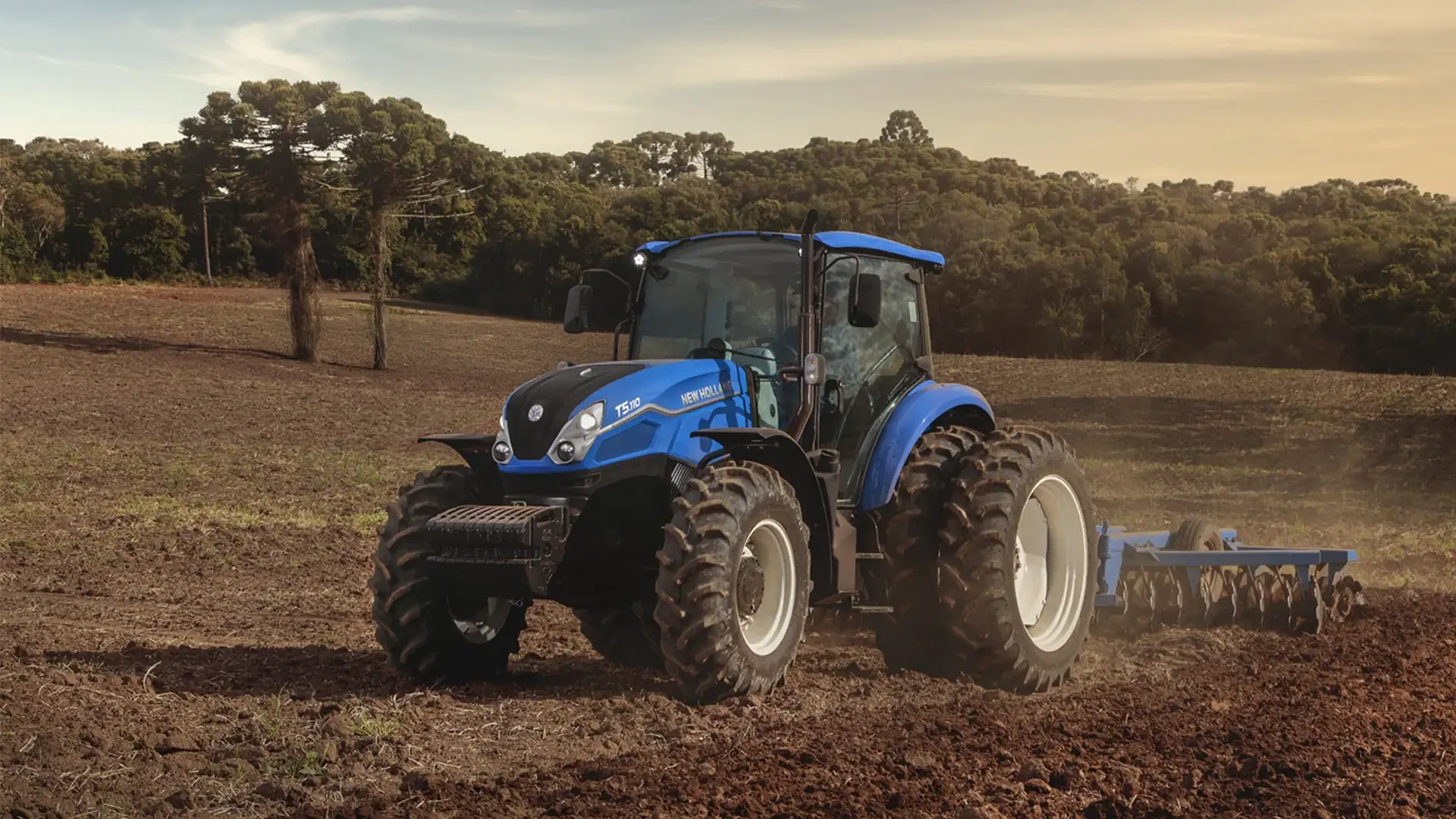 T5 New Holland no campo