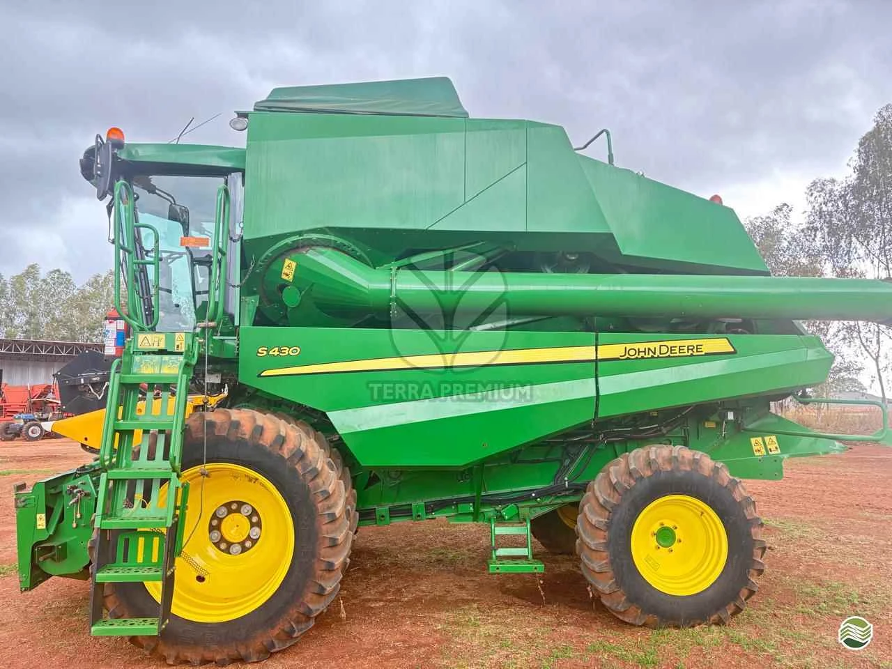 John Deere S430 — foto da unidade anunciada