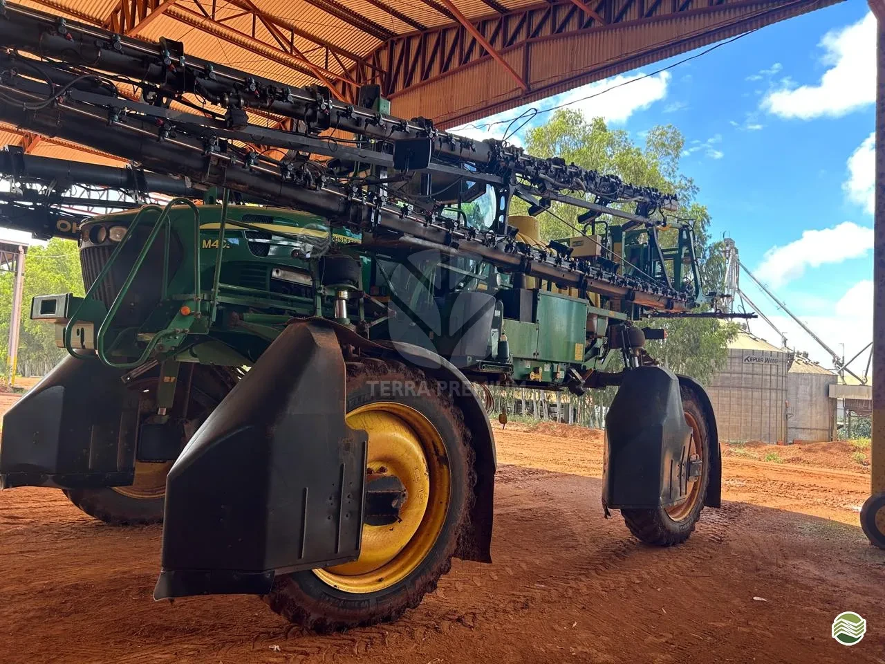 John Deere M4030 — foto da unidade anunciada